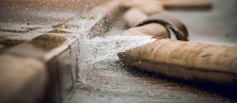 Fix Leaking Pipe in Oakville, Ontario